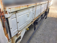 いすゞフォワード平ボディ中型（4t）[写真05]