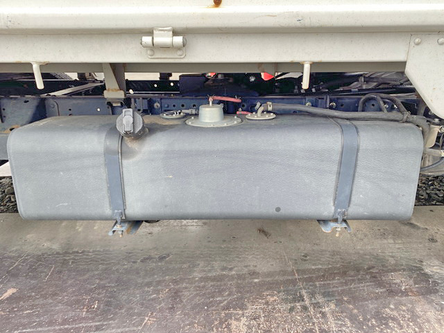 三菱ふそうキャンターガッツ平ボディ小型（2t・3t）[写真17]