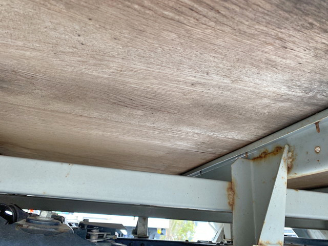 三菱ふそうキャンターガッツ平ボディ小型（2t・3t）[写真22]