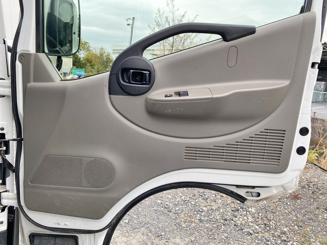 三菱ふそうキャンターガッツ平ボディ小型（2t・3t）[写真28]