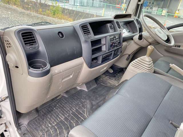 三菱ふそうキャンターガッツ平ボディ小型（2t・3t）[写真29]