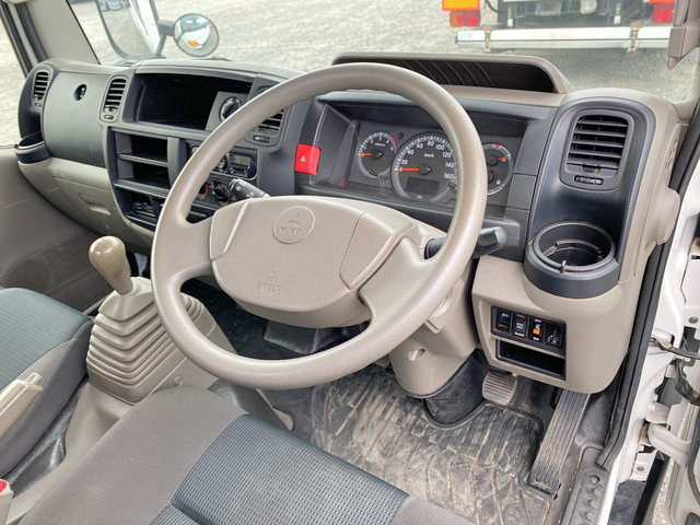 三菱ふそうキャンターガッツ平ボディ小型（2t・3t）[写真32]