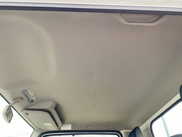 三菱ふそうキャンターガッツ平ボディ小型（2t・3t）[写真33]