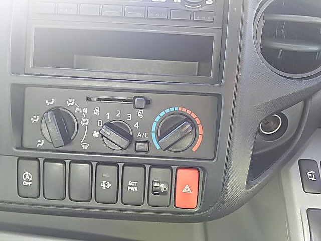 トヨタダイナアルミバン小型（2t・3t）[写真28]