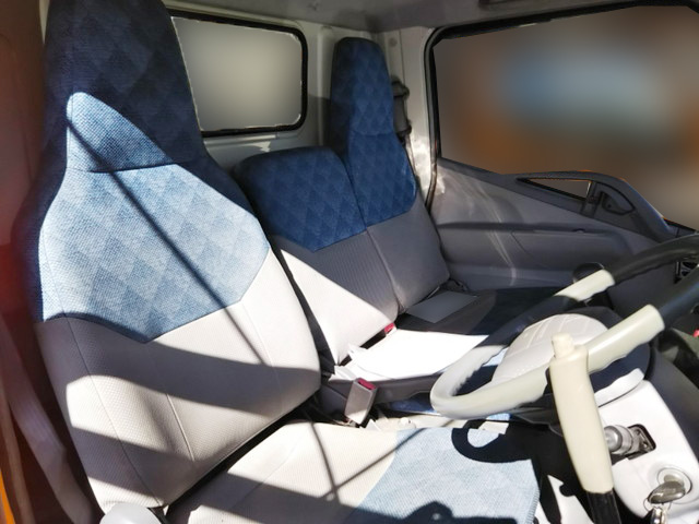 三菱ふそうキャンター高所作業車小型（2t・3t）[写真31]