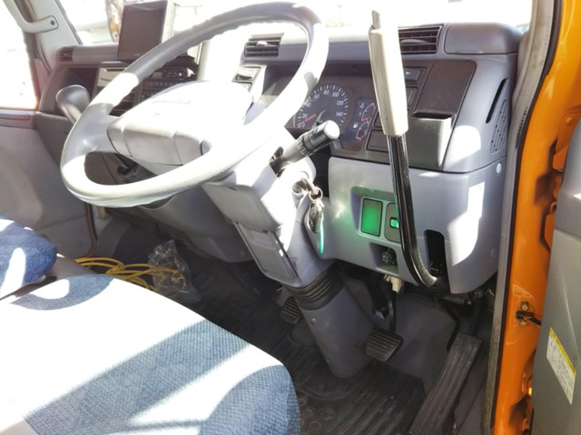 三菱ふそうキャンター高所作業車小型（2t・3t）[写真34]