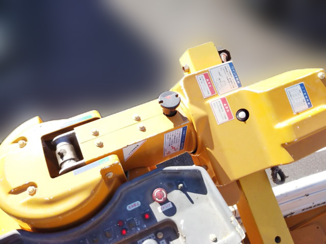 三菱ふそうキャンター高所作業車小型（2t・3t）[写真06]