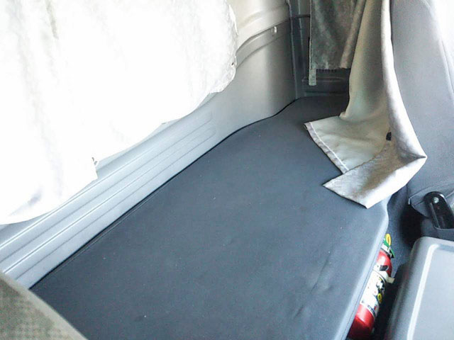 いすゞフォワードアルミウイング中型（4t）[写真17]