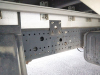 いすゞフォワードアルミウイング中型（4t）[写真08]