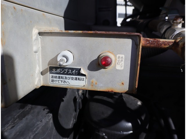 いすゞギガ汚泥吸引車大型（10t）[写真19]