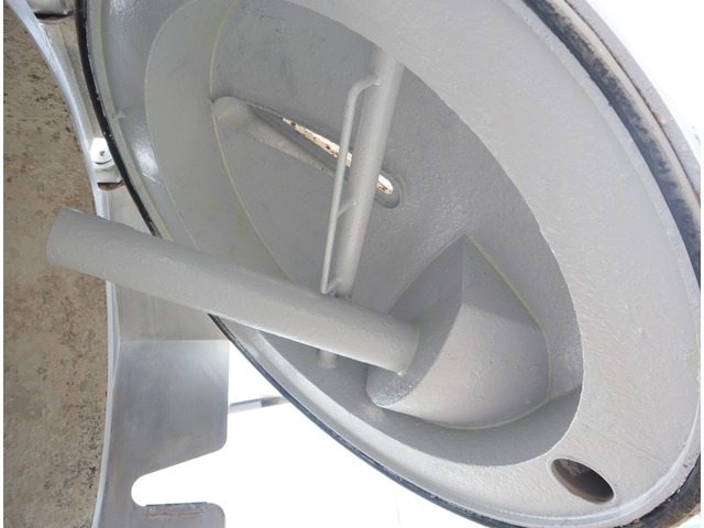 いすゞギガ汚泥吸引車大型（10t）[写真23]