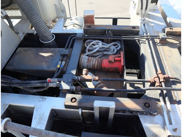 いすゞギガ汚泥吸引車大型（10t）[写真26]