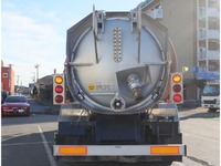 いすゞギガ汚泥吸引車大型（10t）[写真06]