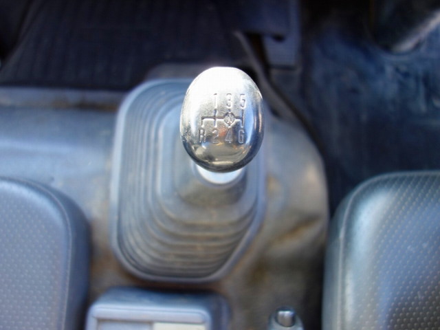 いすゞフォワードクレーン4段中型（4t）[写真35]