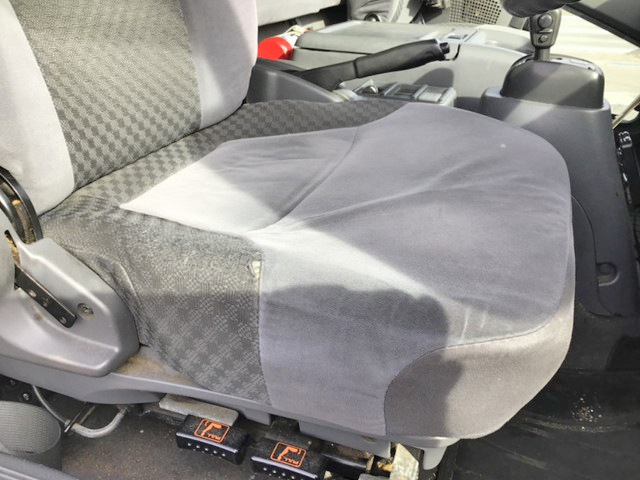 いすゞフォワードアルミウイング中型（4t）[写真28]