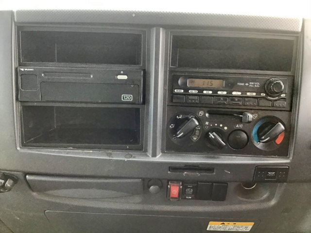 いすゞフォワードアルミウイング中型（4t）[写真36]