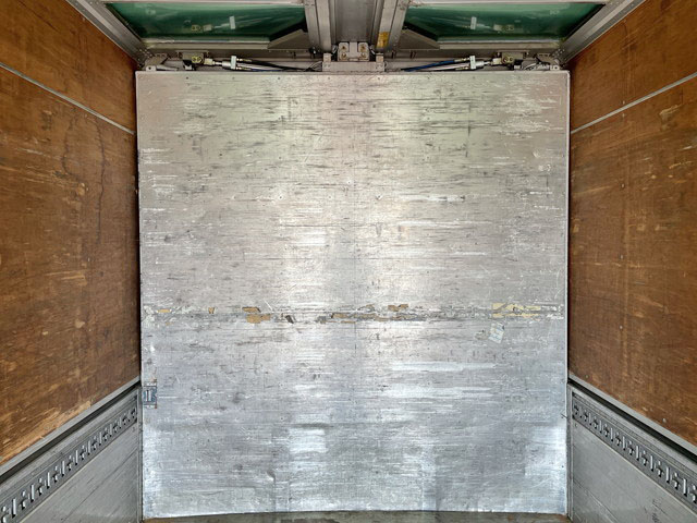 三菱ふそうファイターアルミウイング中型（4t）[写真16]