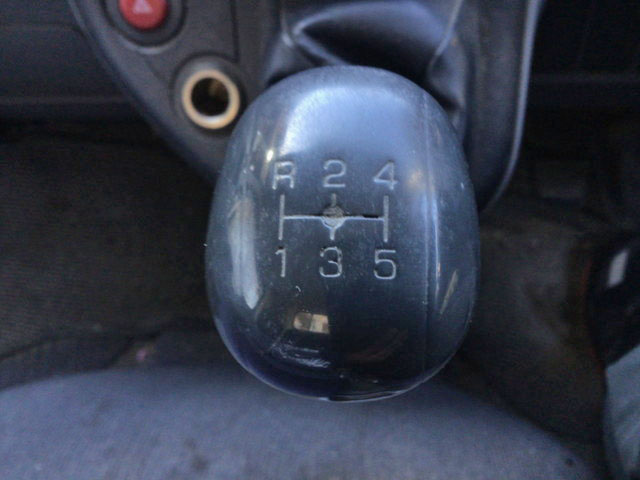 三菱ふそうキャンター平ボディ小型（2t・3t）[写真13]