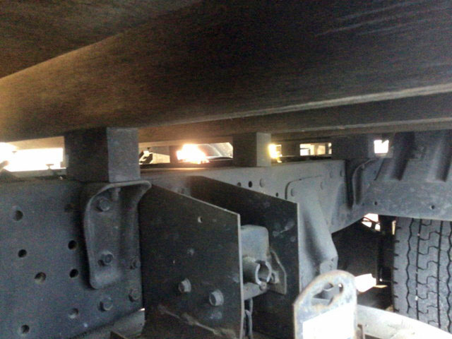 三菱ふそうキャンター平ボディ小型（2t・3t）[写真07]