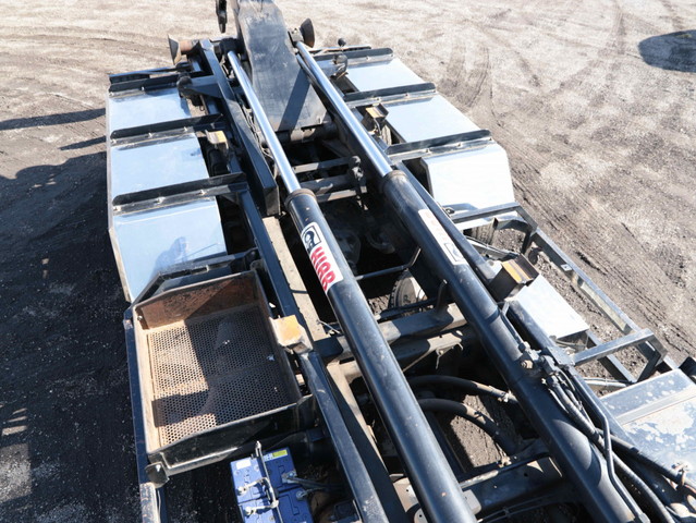 いすゞフォワードコンテナ専用車増トン（6t・8t）[写真12]