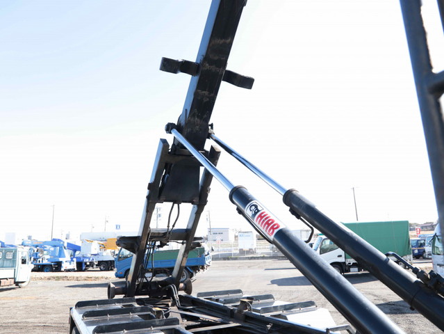 いすゞフォワードコンテナ専用車増トン（6t・8t）[写真16]