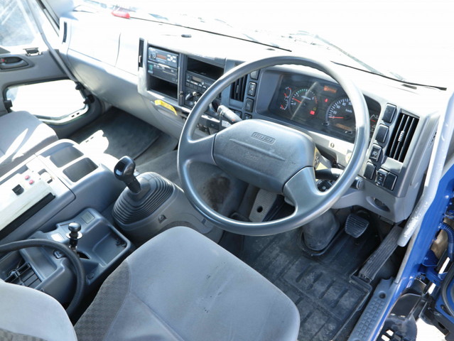 いすゞフォワードコンテナ専用車増トン（6t・8t）[写真20]