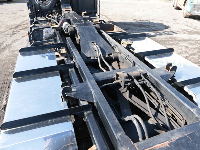 いすゞフォワードコンテナ専用車増トン（6t・8t）[写真07]