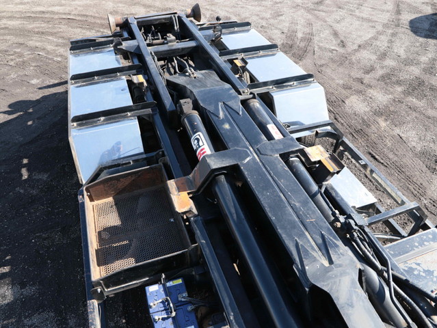 いすゞフォワードコンテナ専用車増トン（6t・8t）[写真09]