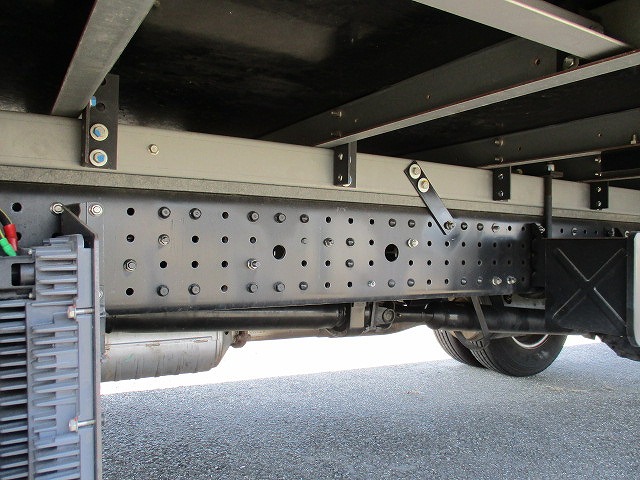 三菱ふそうキャンター冷凍車（冷蔵車）小型（2t・3t）[写真12]