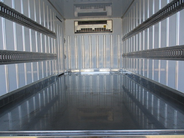 三菱ふそうキャンター冷凍車（冷蔵車）小型（2t・3t）[写真22]