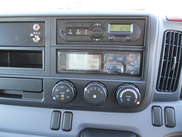 三菱ふそうキャンター冷凍車（冷蔵車）小型（2t・3t）[写真28]