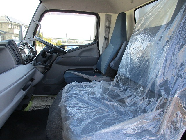 三菱ふそうキャンター冷凍車（冷蔵車）小型（2t・3t）[写真29]