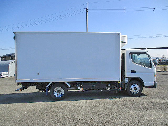 三菱ふそうキャンター冷凍車（冷蔵車）小型（2t・3t）[写真07]