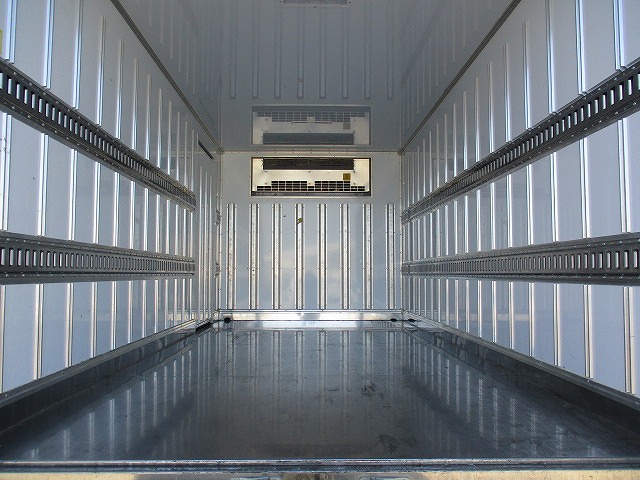 三菱ふそうキャンター冷凍車（冷蔵車）小型（2t・3t）[写真13]