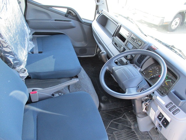 三菱ふそうキャンター冷凍車（冷蔵車）小型（2t・3t）[写真19]