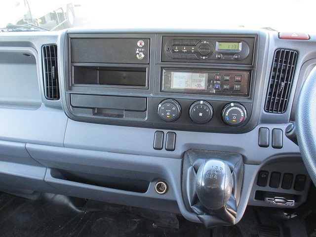 三菱ふそうキャンター冷凍車（冷蔵車）小型（2t・3t）[写真20]