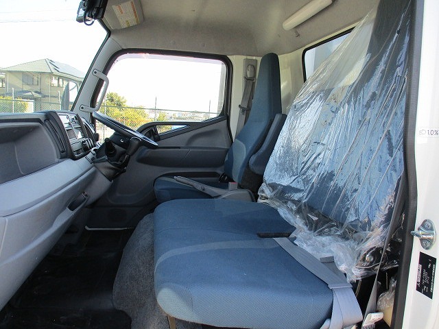 三菱ふそうキャンター冷凍車（冷蔵車）小型（2t・3t）[写真23]