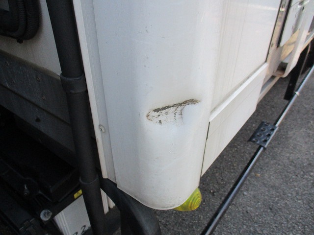 三菱ふそうキャンター冷凍車（冷蔵車）小型（2t・3t）[写真38]