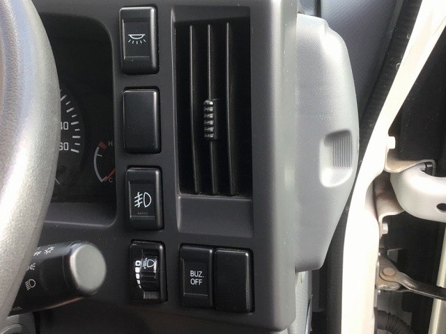 いすゞエルフアルミバン小型（2t・3t）[写真14]