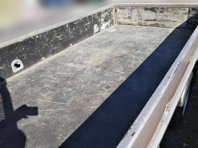 三菱ふそうキャンター平ボディ小型（2t・3t）[写真07]