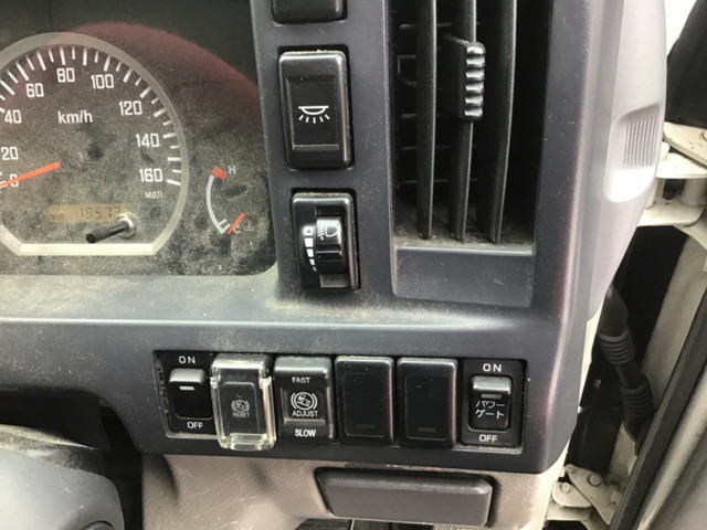 いすゞエルフダブルキャブ（Wキャブ）小型（2t・3t）[写真14]