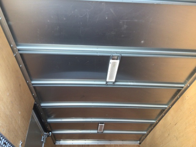 いすゞエルフアルミバン小型（2t・3t）[写真13]