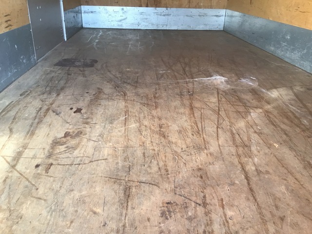 いすゞエルフアルミバン小型（2t・3t）[写真22]