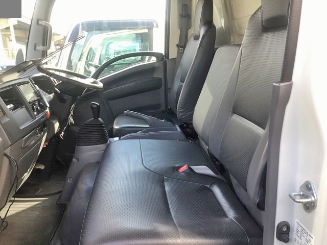 いすゞエルフアルミバン小型（2t・3t）[写真23]