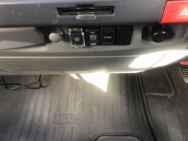 いすゞエルフアルミバン小型（2t・3t）[写真31]