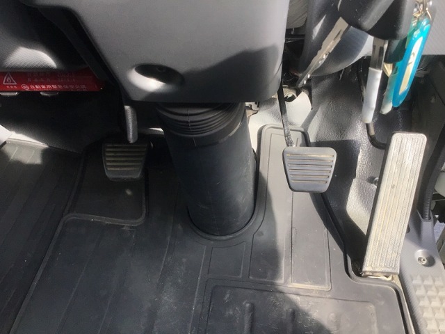 いすゞエルフアルミバン小型（2t・3t）[写真35]