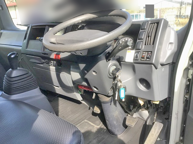 いすゞエルフアルミバン小型（2t・3t）[写真36]