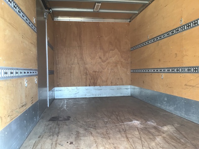 いすゞエルフアルミバン小型（2t・3t）[写真08]