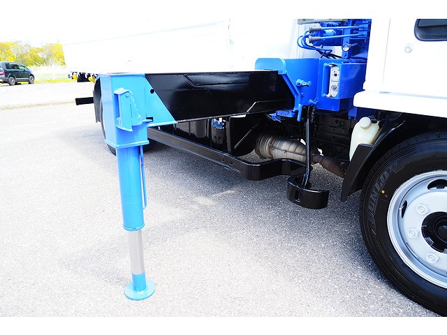 いすゞエルフクレーン5段小型（2t・3t）[写真09]