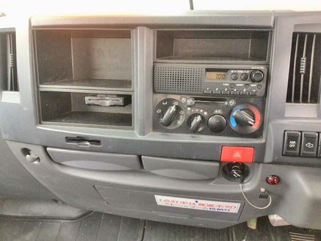 いすゞエルフクレーン4段小型（2t・3t）[写真28]